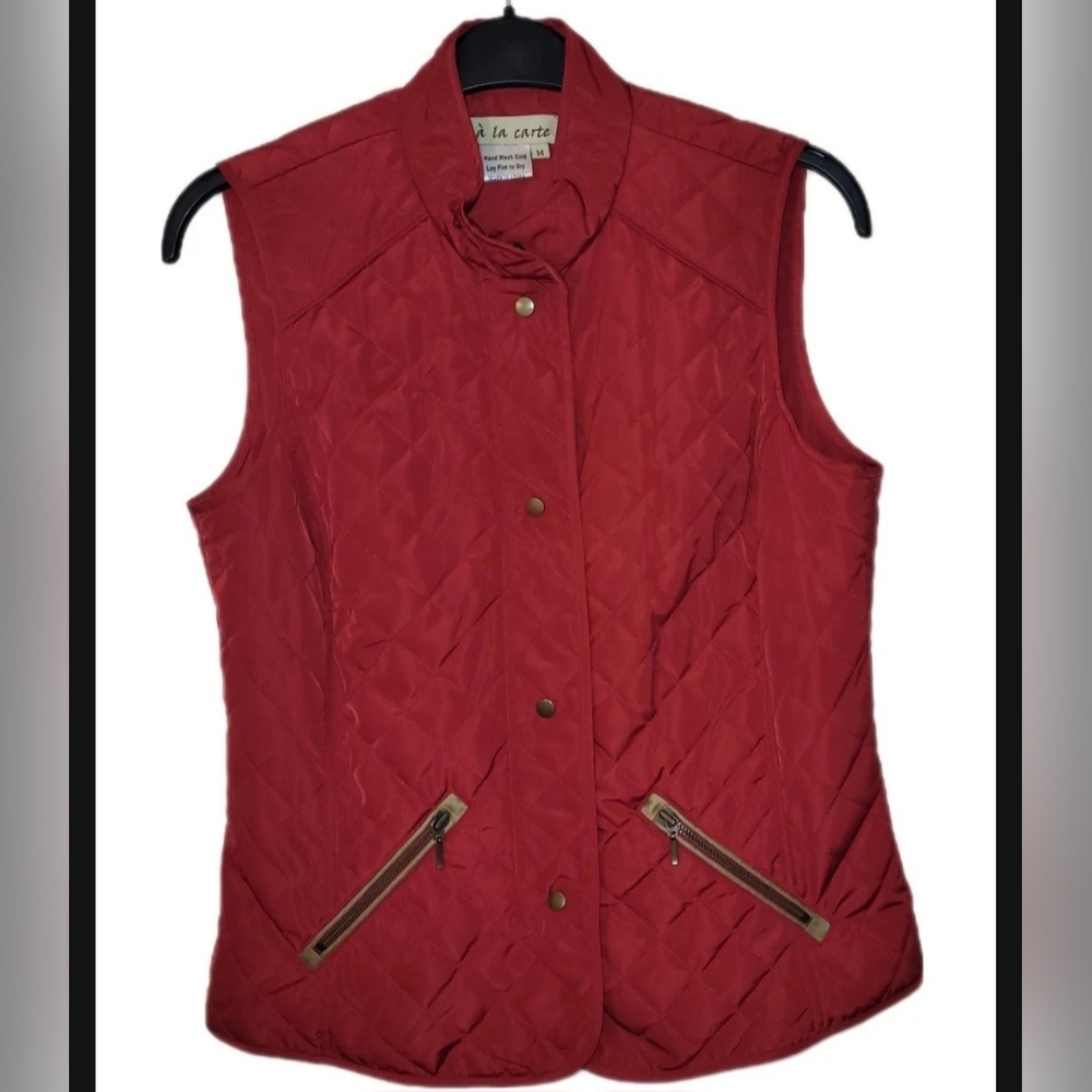Women's Red Puffer Vest Jacket Size Med Zip Pockets Fall Outdoors Tailgaiting